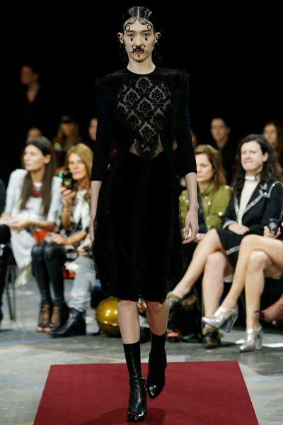 Look 1